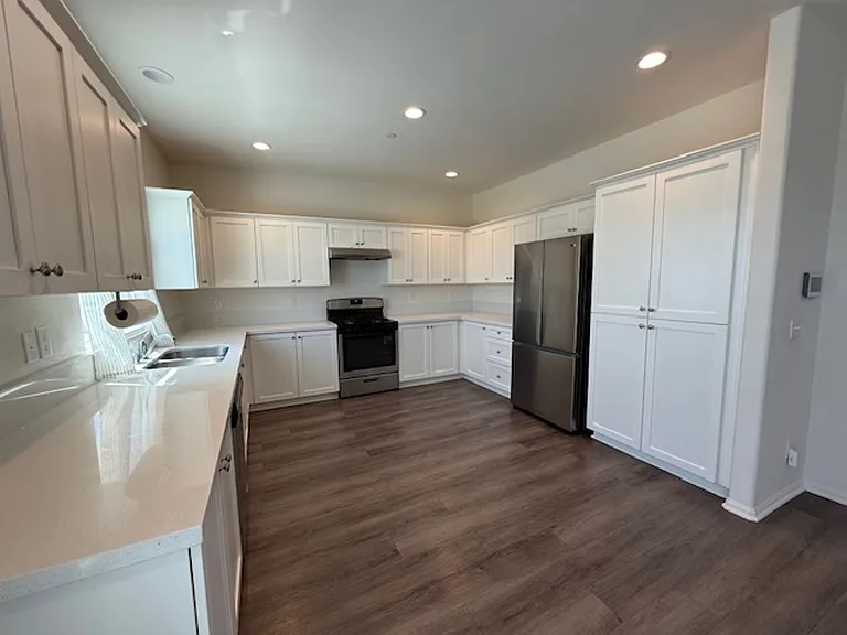 2917 La Calle Audaz Ave — Photo 4