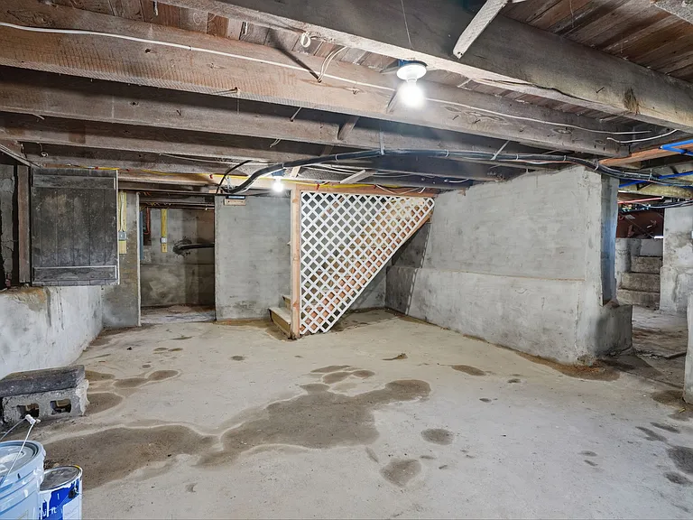 361 N Main St — Photo 38