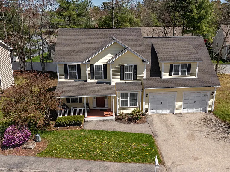 2 Lowther Pl — Photo 3