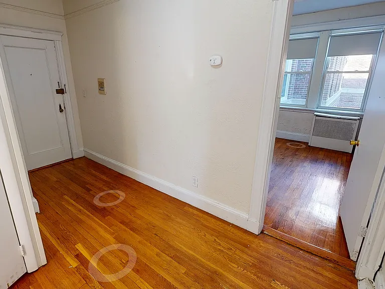 70 Chiswick Rd #12A — Photo 5