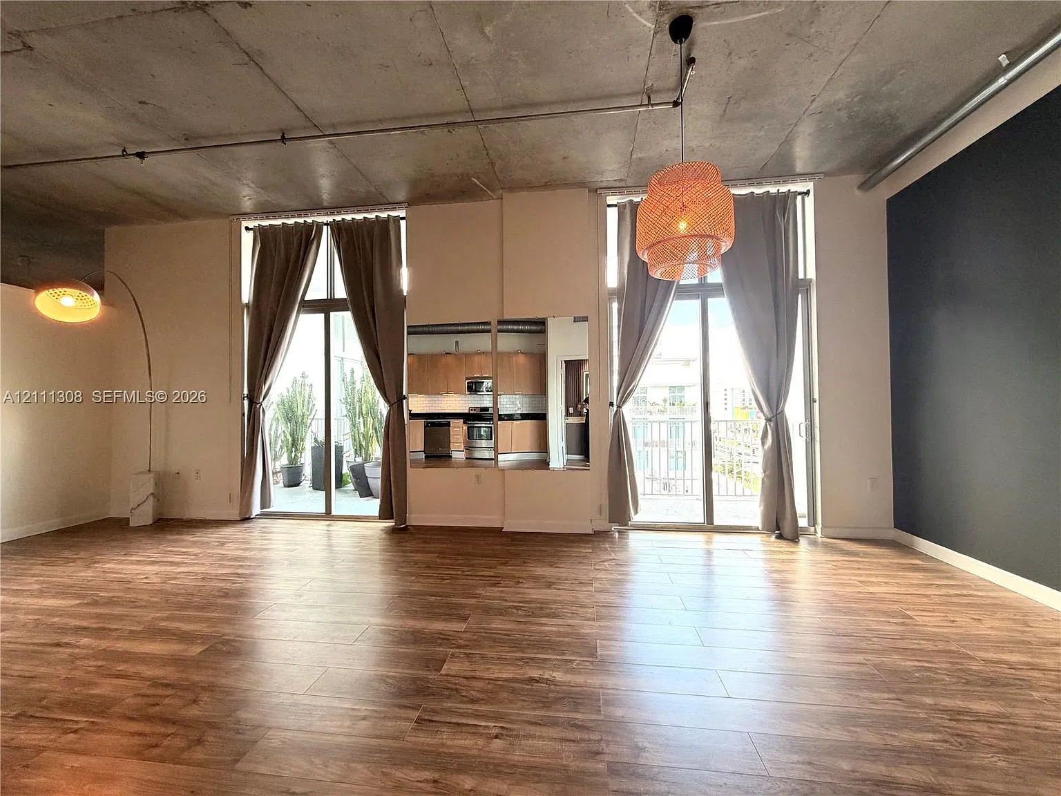 Lofts At Hollywood Statio — Photo 3