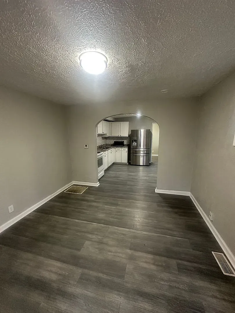 2 bed, 975 sqft, $1,000 — Photo 2