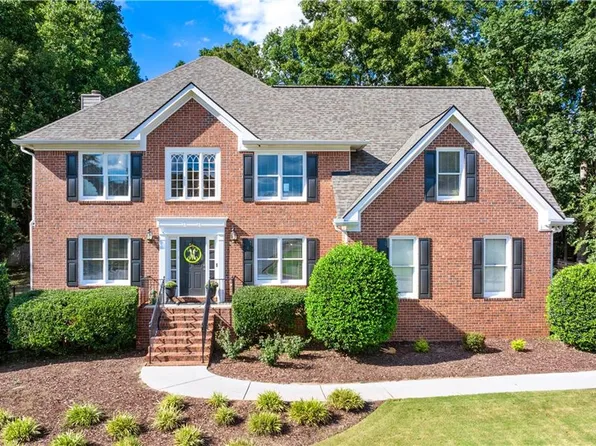 1275 Denmark Dr SW, Lilburn, GA 30047