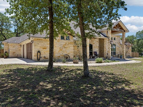 3rd image of 148 Woodlands