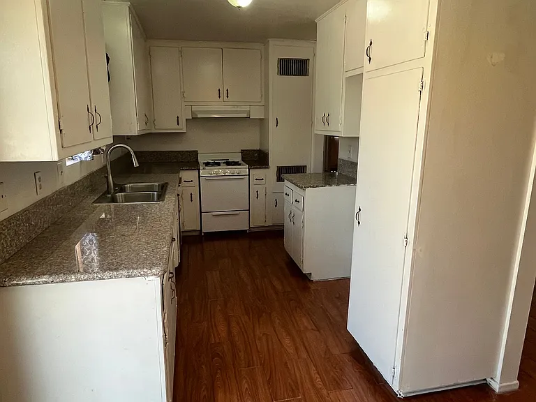18515 Symeron Rd — Photo 6