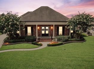 123 Chapel Hill Rd, Belle Chasse, LA 70037