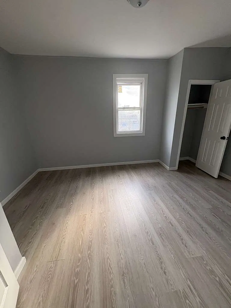 3 bed, 1000 sqft, $2,050 — Photo 4