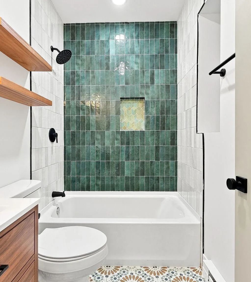 1 bed, 1.0 bath, 450 sqft, $1,050 — Photo 2
