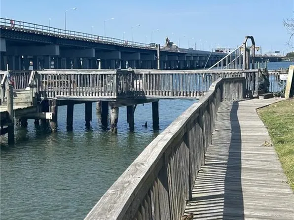 835 Little Bay Ave APT E, Norfolk, VA 23503