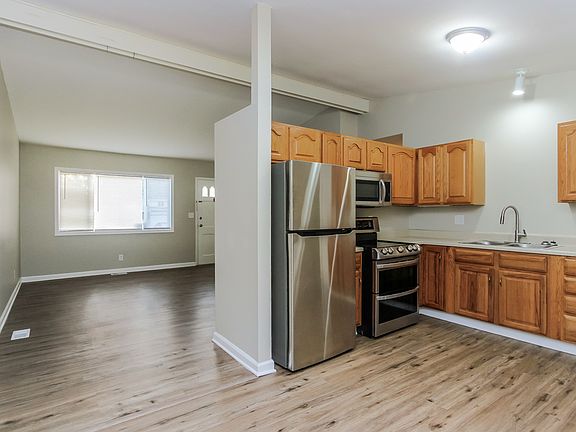 4th image of 408 Hickory Ln