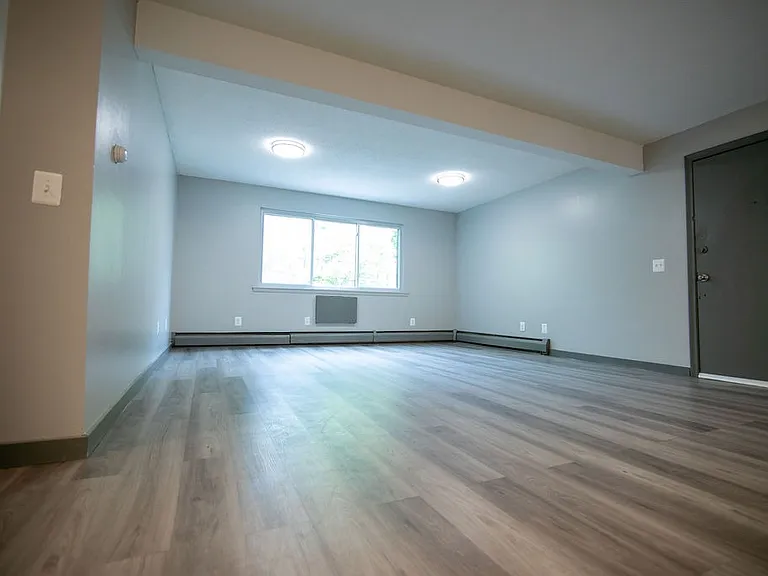 608 Allen St — Photo 33