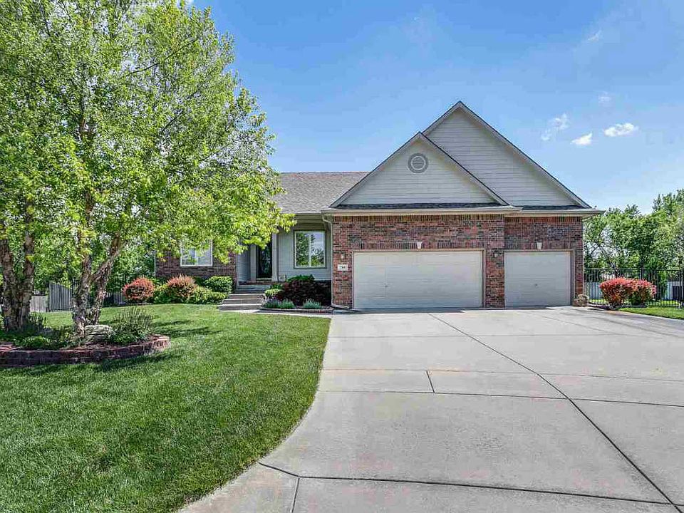 1st image of 700 N Lakecrest Ct