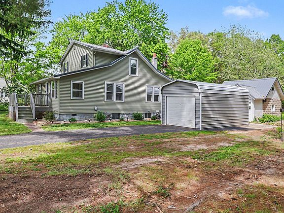 3rd image of 196 Strongwood Ave