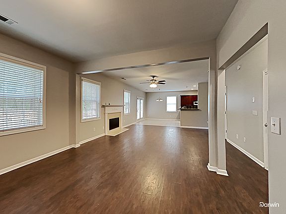 5th image of 2184 Longmont Dr