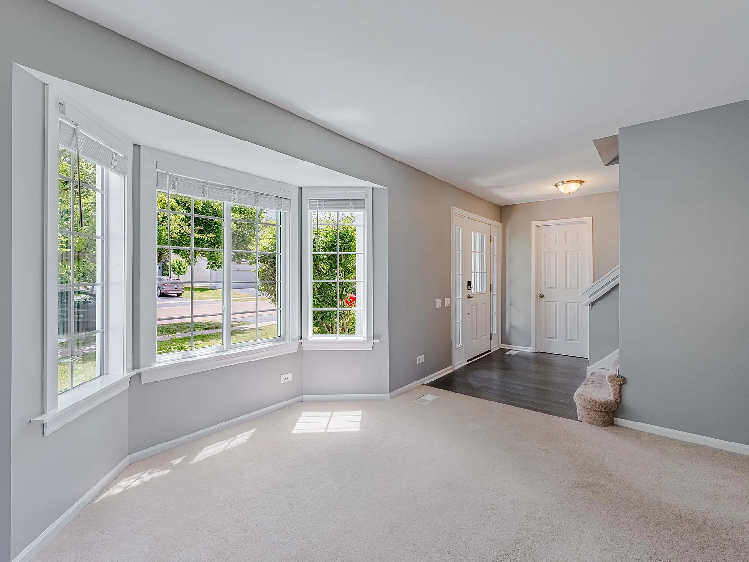 3 bed, 2.5 bath, 1894 sqft, $3,300 — Photo 3