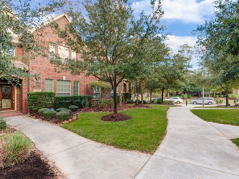 22 Bettina Ln — Photo 3