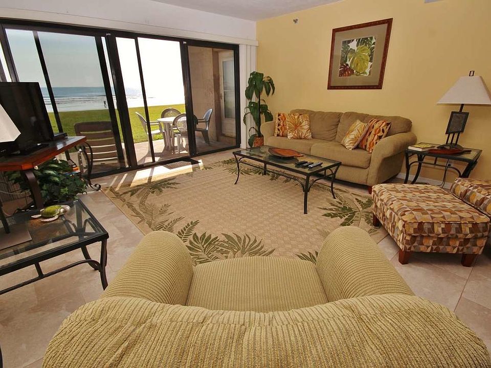 Living Room with Amazing Views of the Ocean