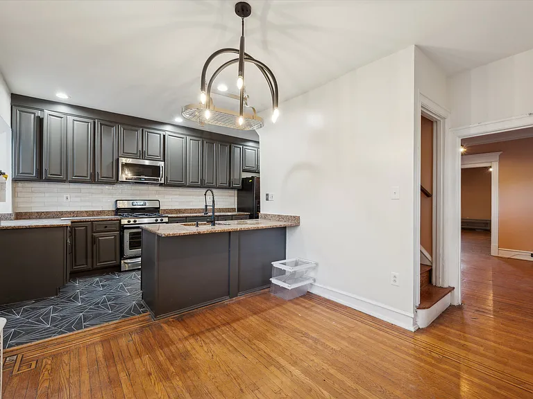 5400 Woodcrest Ave — Photo 1
