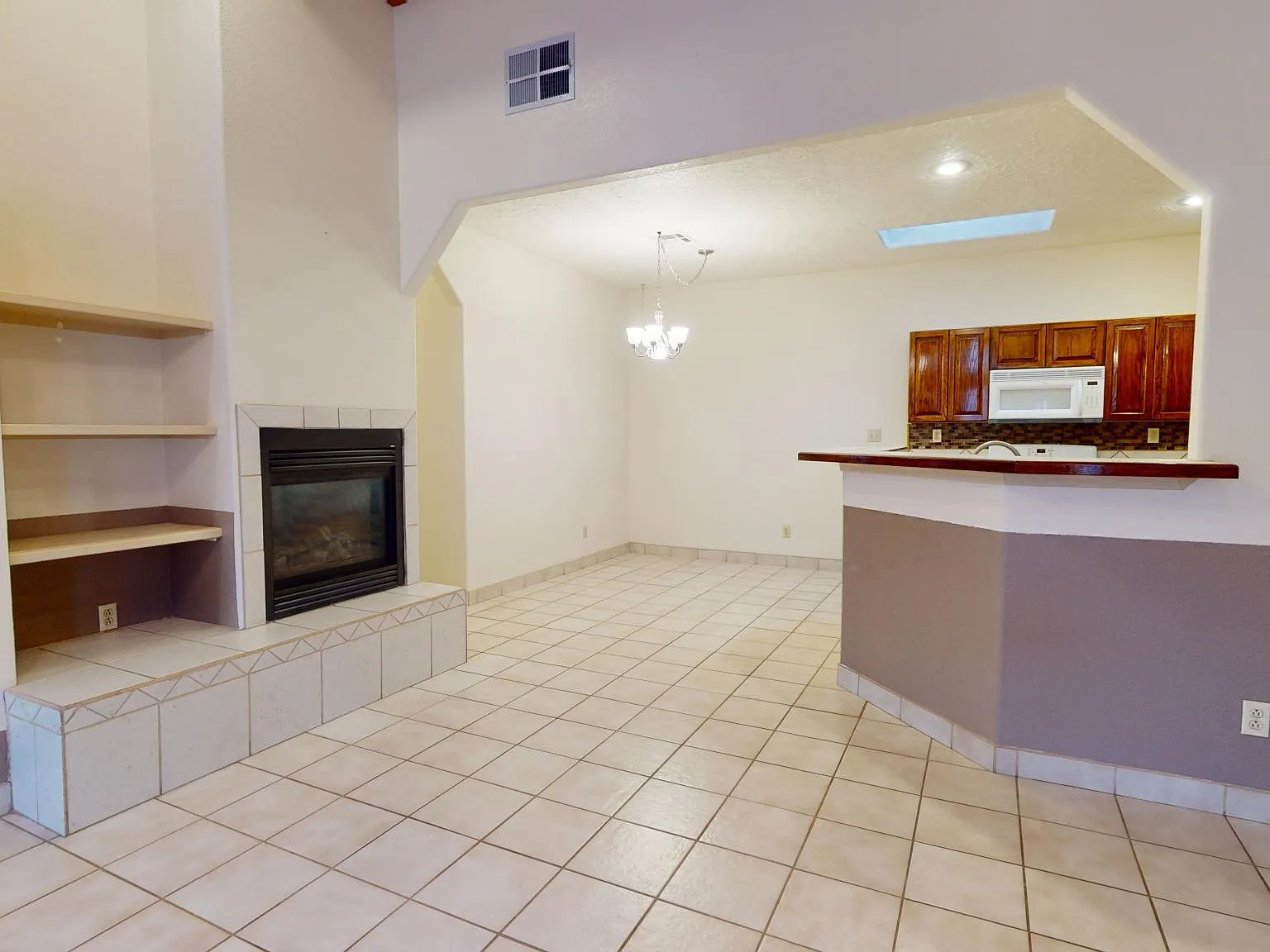 3 bed, 1259 sqft, $1,650 — Photo 2