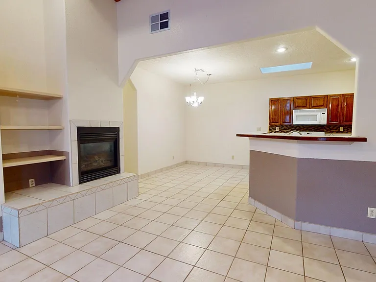 3496 Northpointe Dr — Photo 2