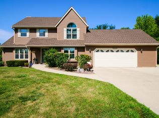8818 Cooper Rd, Pleasant Prairie, WI 53158