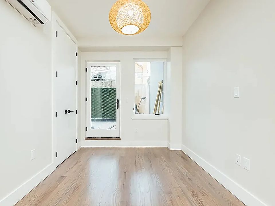 1st image of 978 Rogers Ave #1R