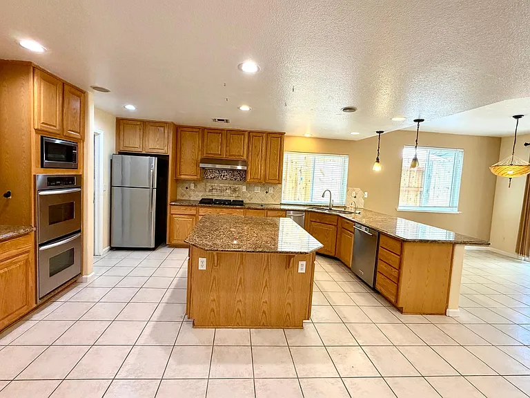 497 Williams St — Photo 12