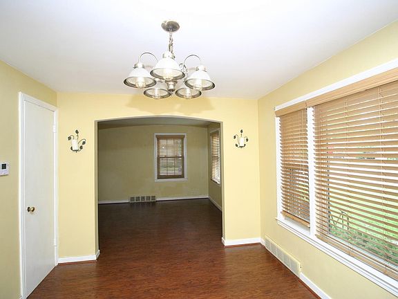 5th image of 2725 W 99th St