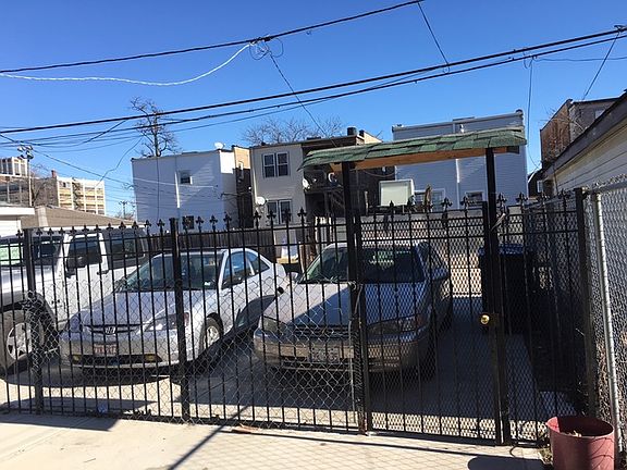 4th image of 1723 N Menard Ave