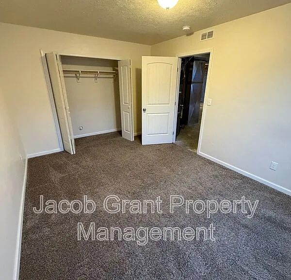 3030 Golden Rod Dr — Photo 6
