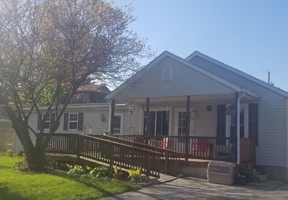 1st image of 2725 Calvin Ave
