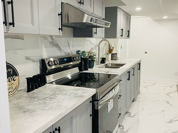 2nd image of 8 Wimbledon Ct