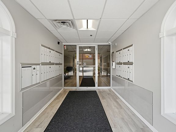 3rd image of 1480 Jefferson St APT 202
