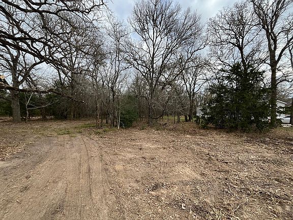 4th image of 571 Railroad Rd