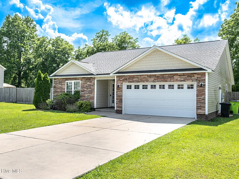 103 Perry Meadow Dr — Photo 2