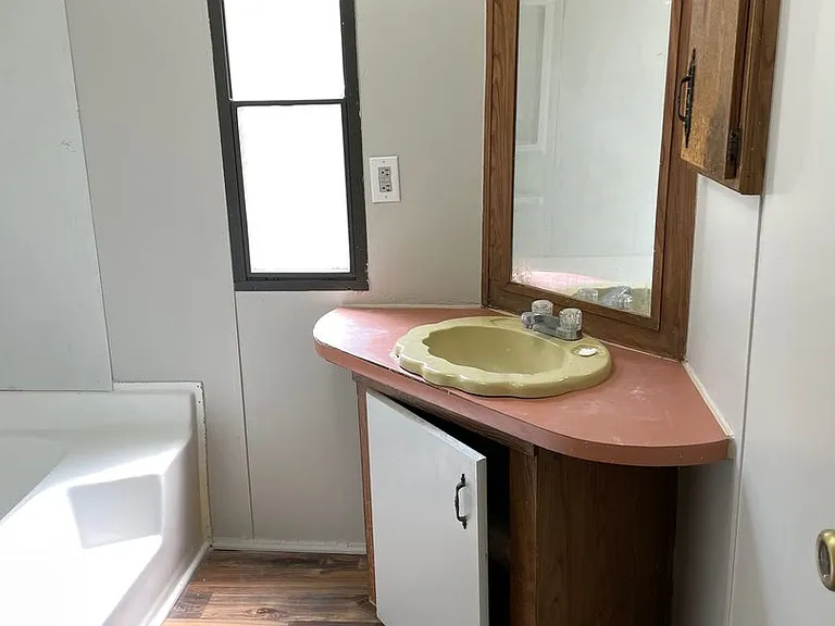 212 Leatherwood Ln — Photo 11