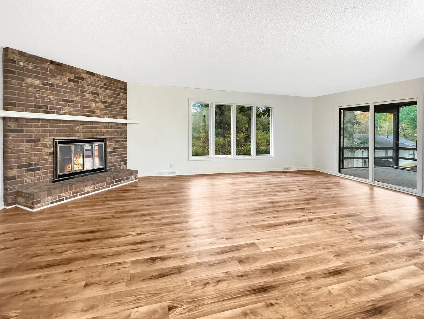 4 bed, 2.5 bath, 2246 sqft, $2,995 — Photo 4