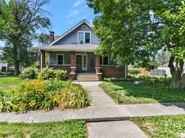 115 S Oak St, Chatham, IL 62629