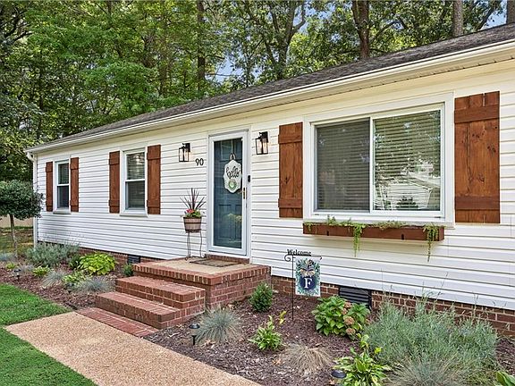 3rd image of 90 Rowe Dr