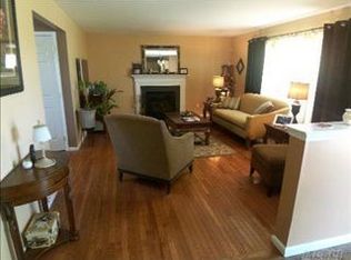 5 Rolling Hill Dr, Patchogue, NY 11772