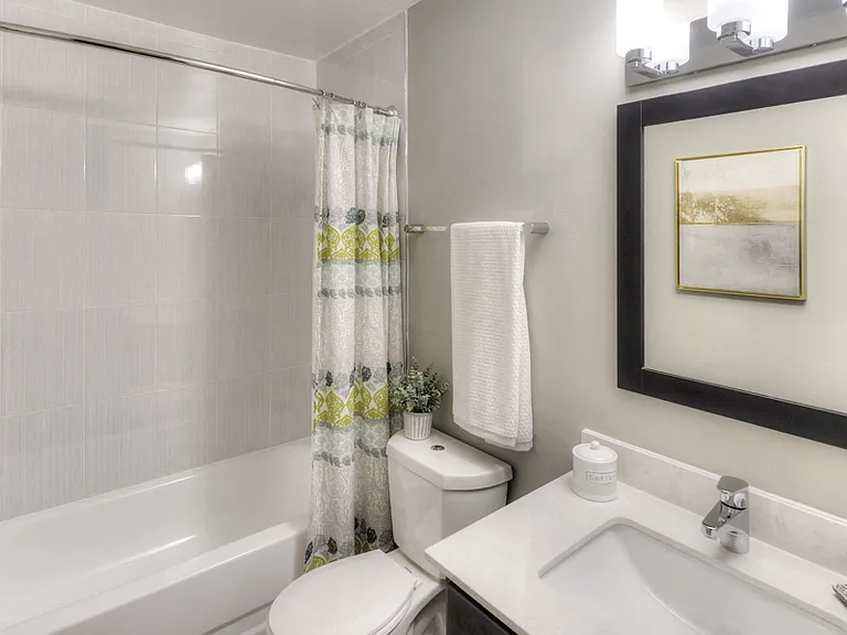 Eagle Creek Apartments — Photo 34