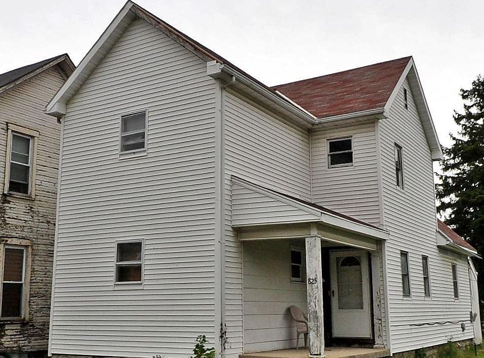 1st image of 825 Clover St