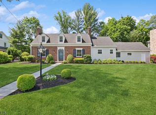 1041 Wychwood Rd, Westfield, NJ 07090