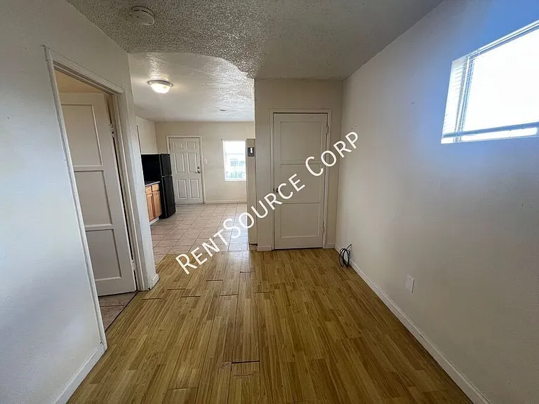 2542 W Main St #C — Photo 8