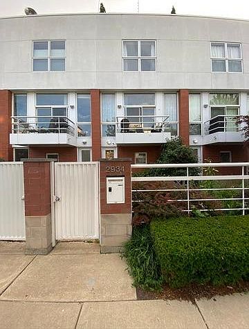 1st image of 2934 N Hermitage Ave