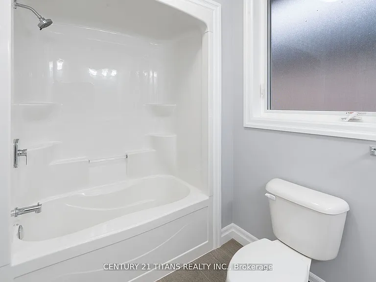 19 Tracy Dr — Photo 25