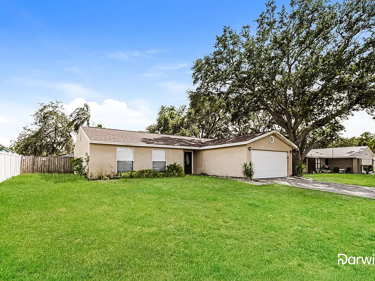 617 Cedar Grove Dr — Photo 2