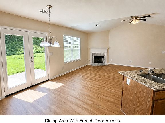 4th image of 1117 Yellow River Dr