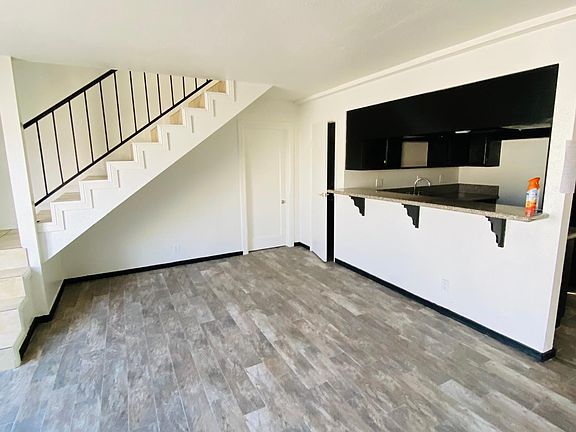 2nd image of 4937 Live Oak St #1/2