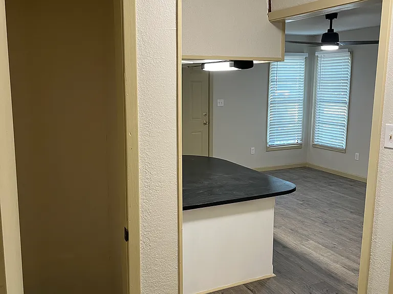 202 E Oklahoma Ave #8 — Photo 9